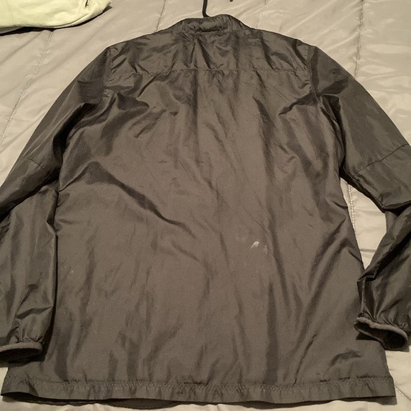 Nike Lightweight Summer Cover Up - Picture 4 of 4